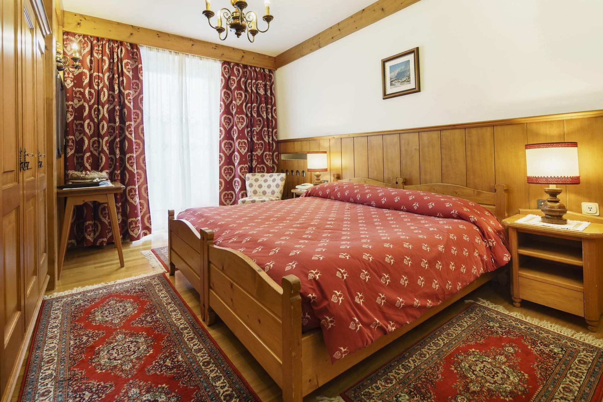 Columbia & Hotel 3*