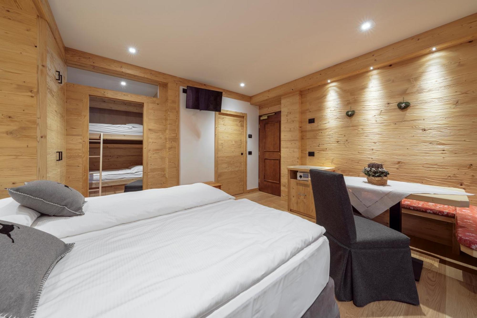 Columbia & Hotel Cortina d'Ampezzo