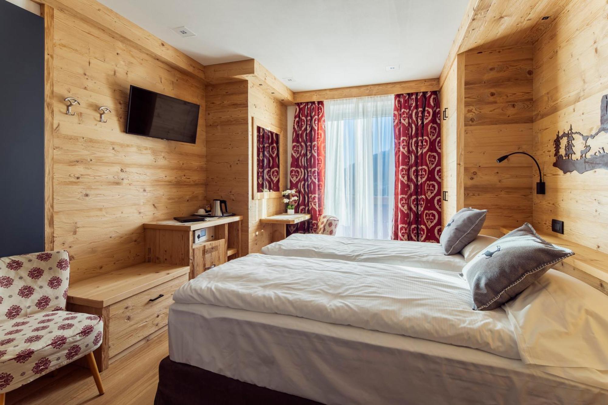 Hotel Columbia &