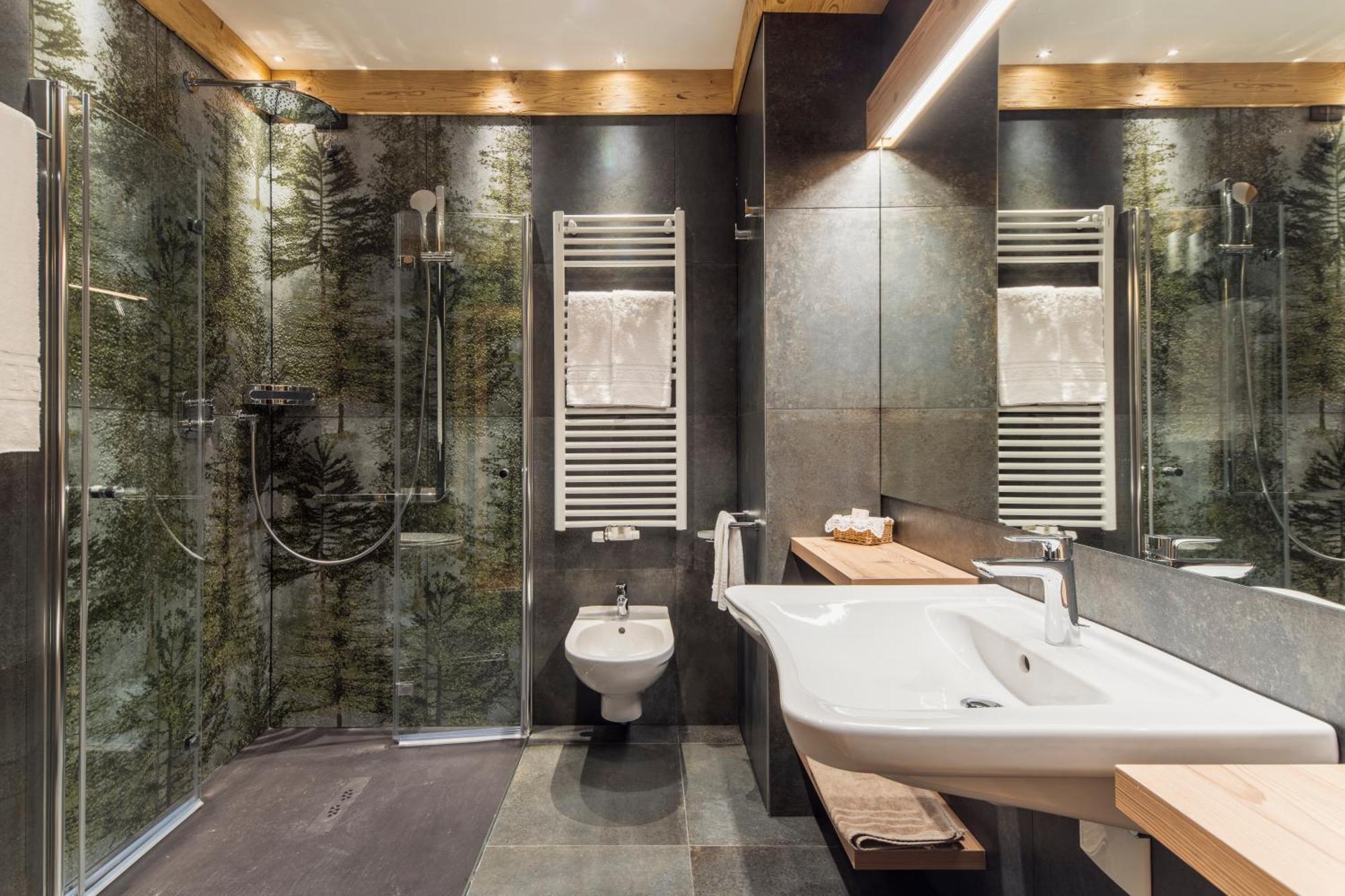 Columbia & Hotel Cortina d'Ampezzo