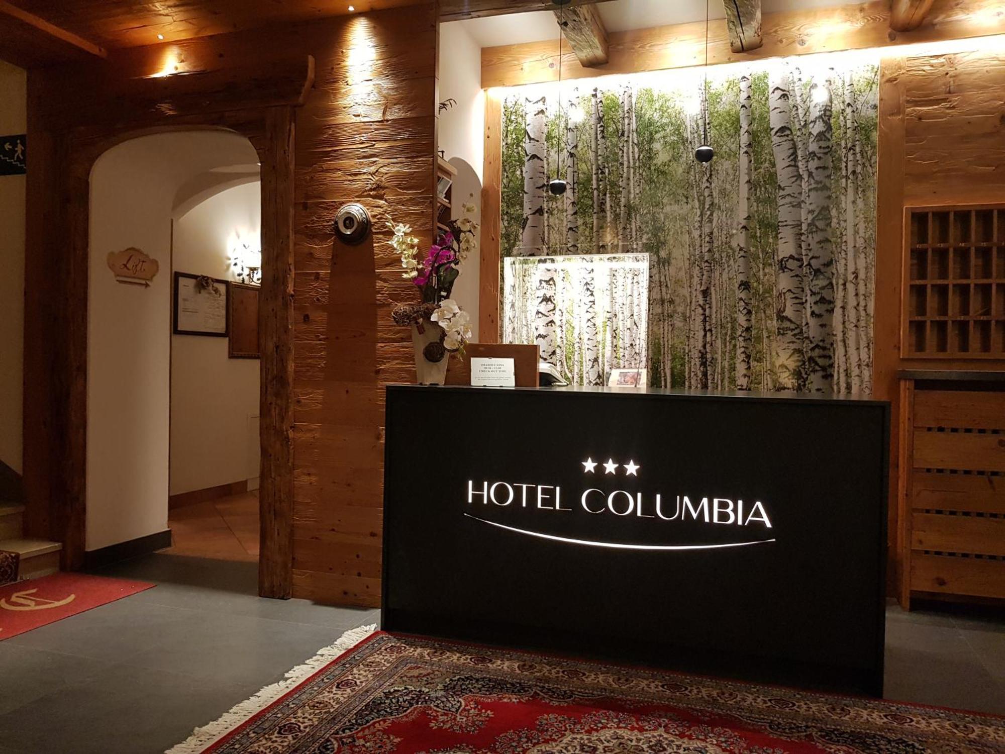 Hotel Columbia &